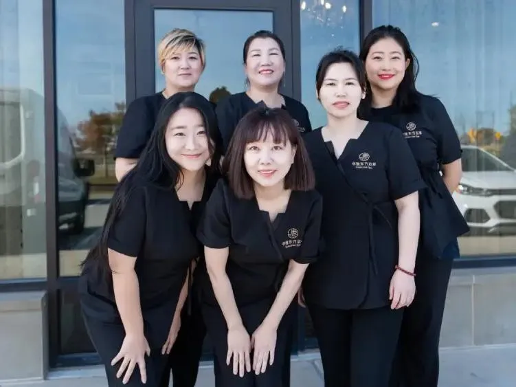 Vivian Head Spa front desk staff