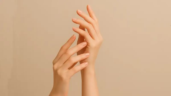 Vivian head spa service image for hand-massage